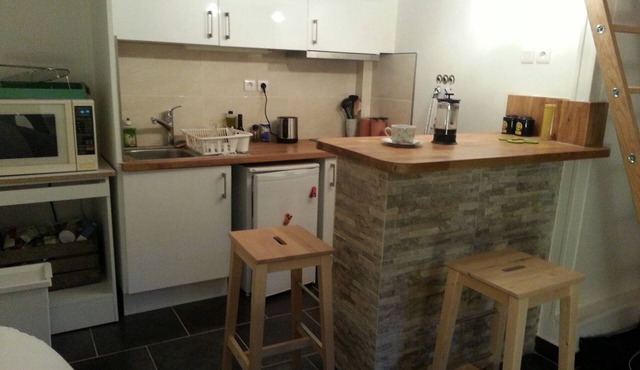 Cozy and very quiet studio 8 minutes from Paris Montparnasse (metro, train)