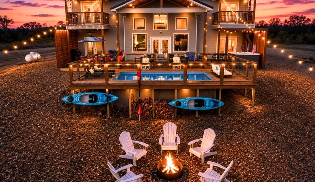 Cozy River Getaway W/Heated Pool, Pool Table, Kayaks, Fishing | EV