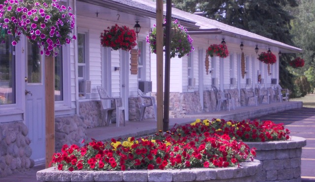 Deep River Motel