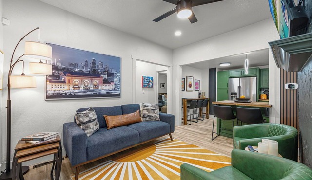 Designer Home 4BR 2BA Near Chiefs, Square, & Downtown KC