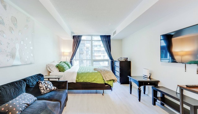 Downtown Toronto Studio Suite by the Water & MAJOR INTERNATIONAL SPORTING EVENT