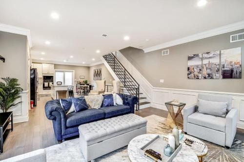 Exceptional Downtown Townhome with Roof Deck -4Bedroom & 3Baths