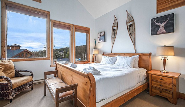 Forest Lane Hideaway-Sleeps 18 w/Private Hot Tub