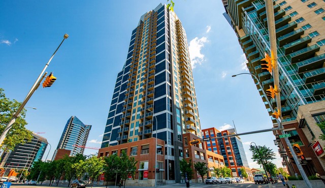 GLOBALSTAY. Modern Downtown Condos. Free parking