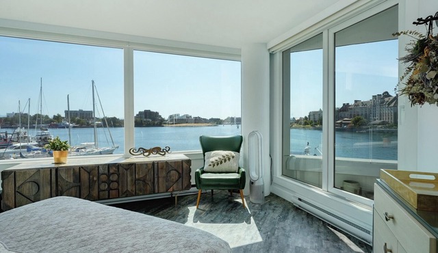 Harbour View Executive Suite – Unparalleled Views in Victoria!