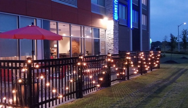 Holiday Inn Express & Suites Welland by IHG