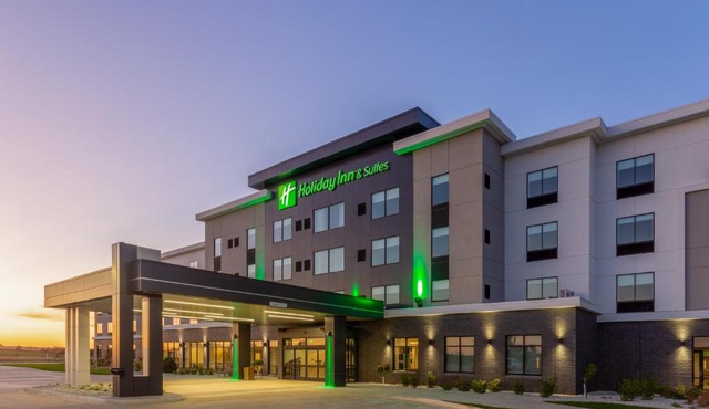 Holiday Inn & Suites Cedar Falls-Waterloo Event Ctr by IHG