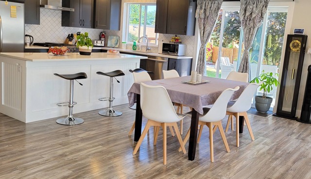 Homey Place in Sechelt , close to town and beaches