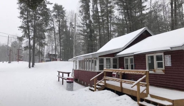 Huge vacation rental home /beaches in summer and ski retreat in the winter