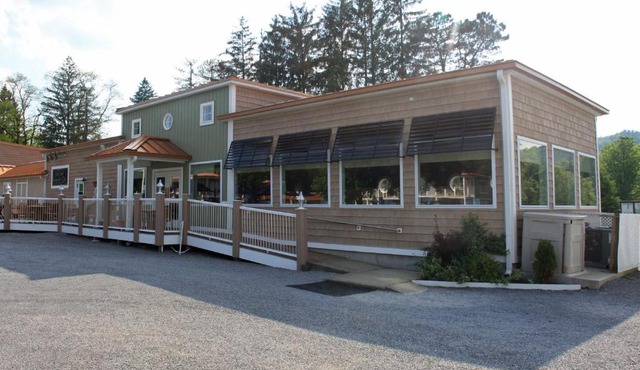 Lake Front Hotel