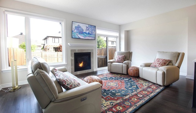 Luxurious Tastefully Furnished 3 Bedroom Home in Ottawa