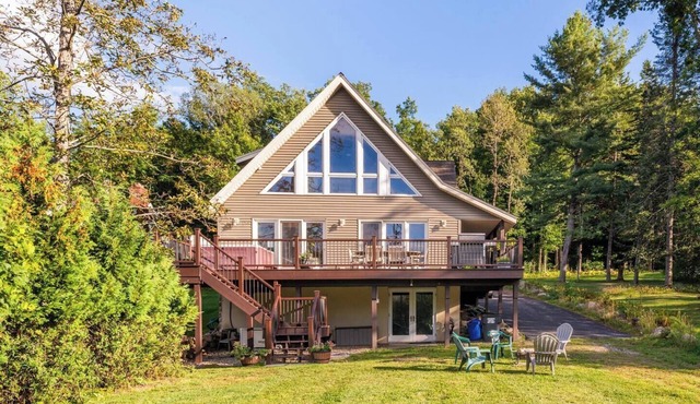 Luxury Lake House: Private Beach, Hot Tub, Firepit, A/C, Grill, Deck, more!
