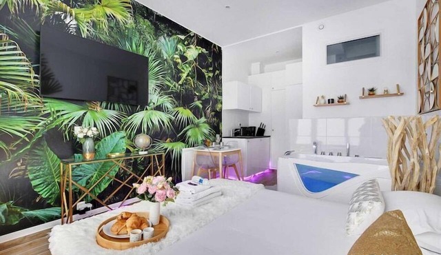 Magnificent Flat - 2BR/6P - Champs ElysÃ©es