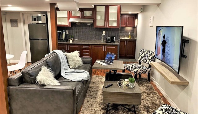 Modern Studio Bsmt Unit @ The Heart of Mississauga