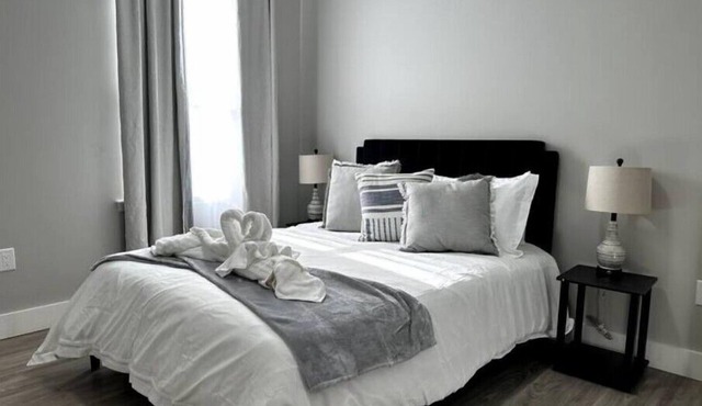 N E W Modern 1 Bedroom RARE Apt w office space