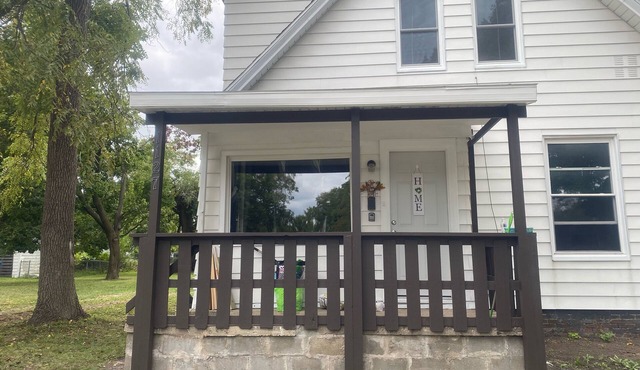 New remodel three bedroom house in pleasant Springfield