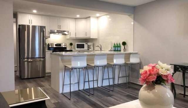 Niagara Luxury - Warm, Cozy and Clean Suite Stay