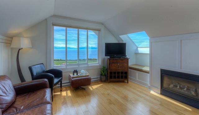 Oceanfront Townhouse - close to downtown ***PET FRIENDLY***