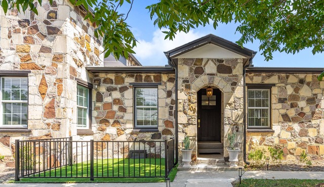 Old Town Stone Cottage: Thoughtfully Restored, Effortlessly Comfortable