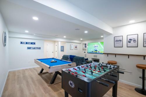 Penn State Home, Game Room & Home Theater