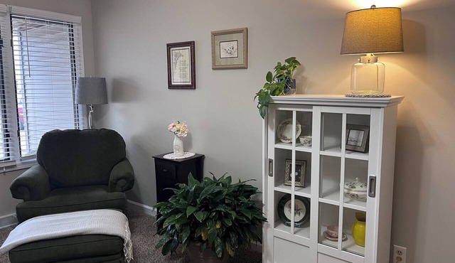 Pristine 2BR Townhome -Elevated Comfort in Charming Chatham