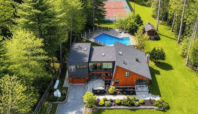 Private Pool, Tennis Court, Outdoor BBQ Cozy Lodge