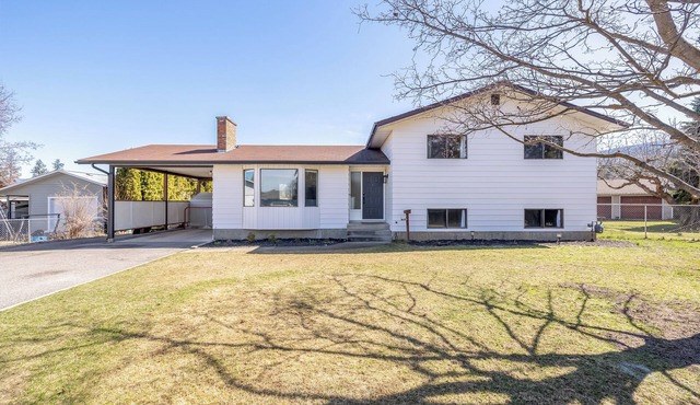 Quiet, Mountainview, Country-in-the-City Home, minutes to downtown and beaches