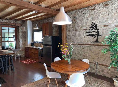 Rustic Cozy Fireplace Getaway with Loft - Stone Mill Retreat