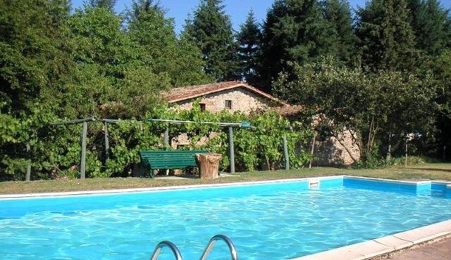 Spacious villa in Barga with private pool and mountain view