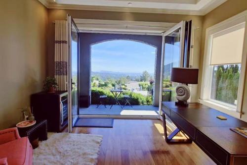 Stunning view in elegant 1 bedroom suite