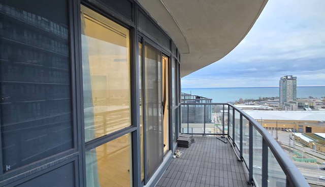 Two bed condo liberty village full lake view Short term