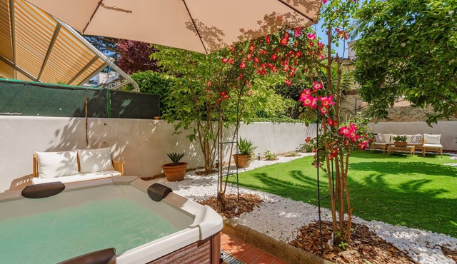 Urban Zen Garden- New house with 5 suites, private garden and jacuzzi