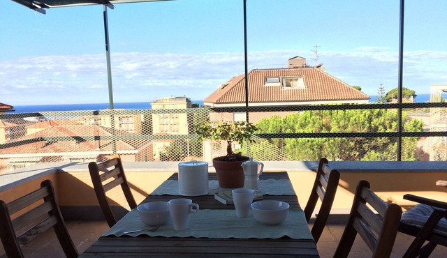 villa surrounded by greenery a few steps from the sea with terrace and garden