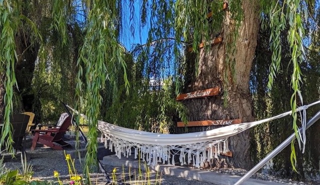 Waterfront Oasis with Pool, Hot Tub & Pet Friendly