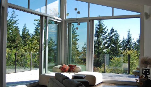 West Coast Experience in Modern, Private Luxury, 20 mins Vancouver