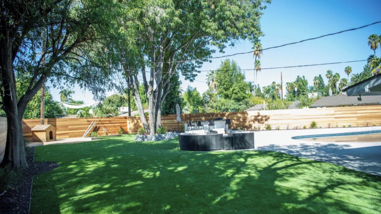 Photo of Outdoor in Woodland Hills