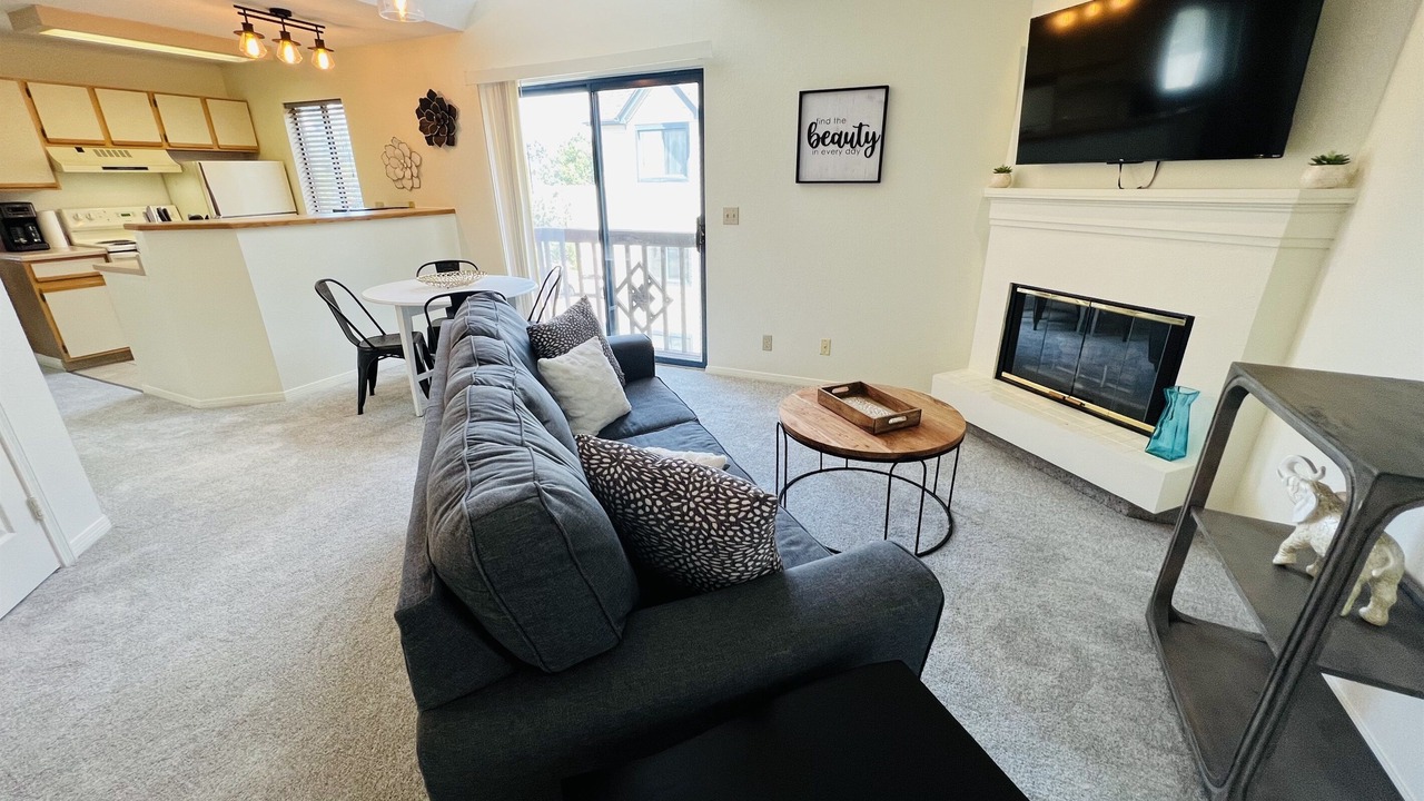 Photo of Livingroom in Englewood