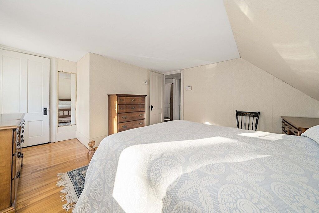 Photo of Bedroom in Chiltonville