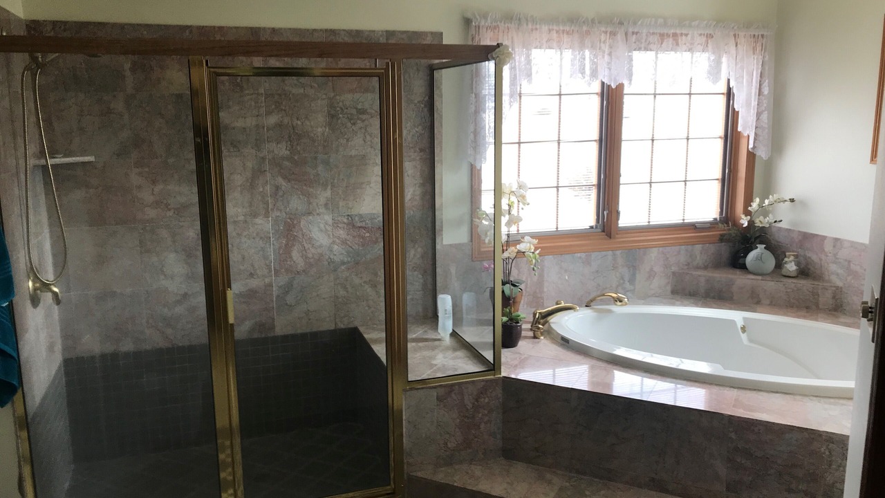 Photo of Bathroom in Lonergan