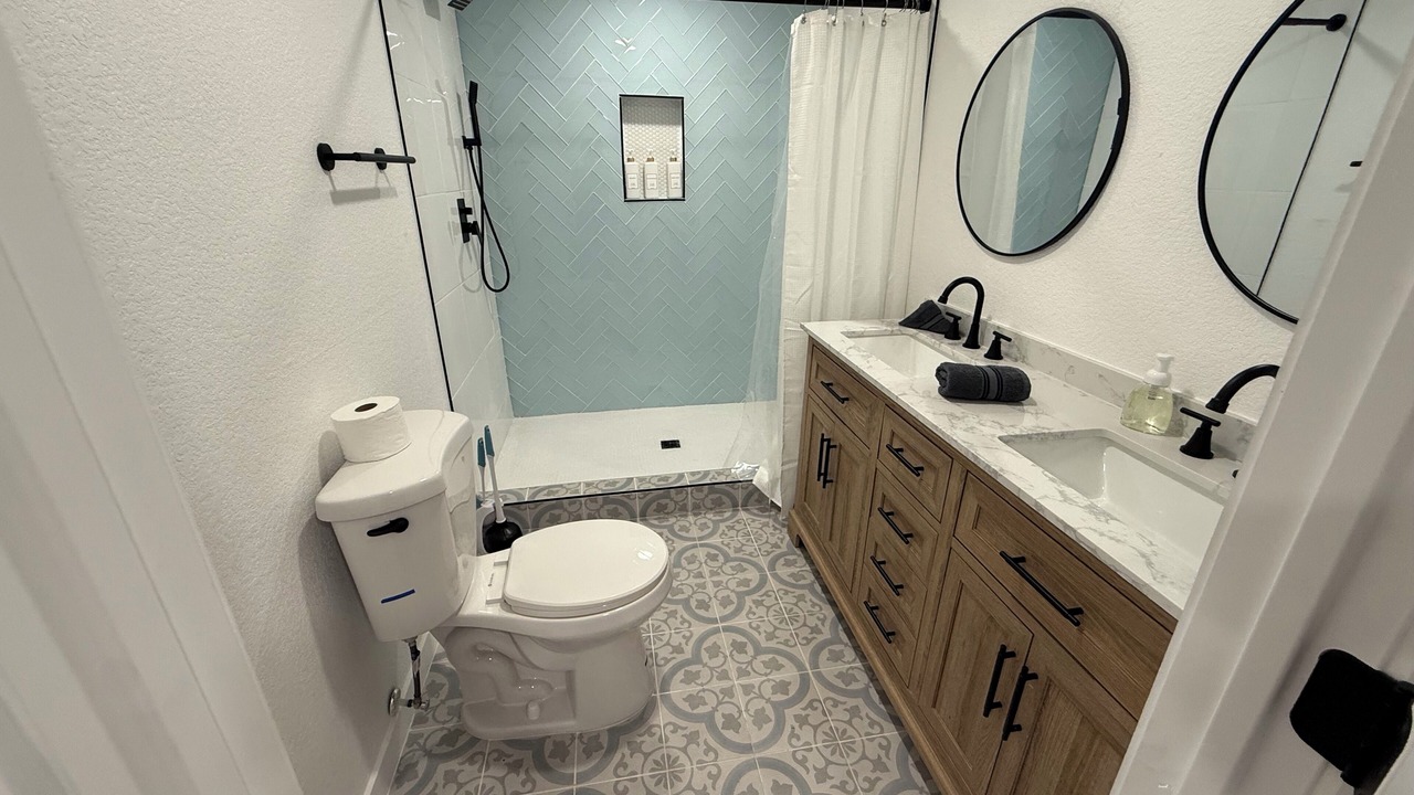 Photo of Bathroom in Applewood West